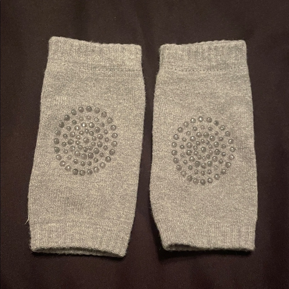 Infant Gray knee protection with Non-Slip Dots